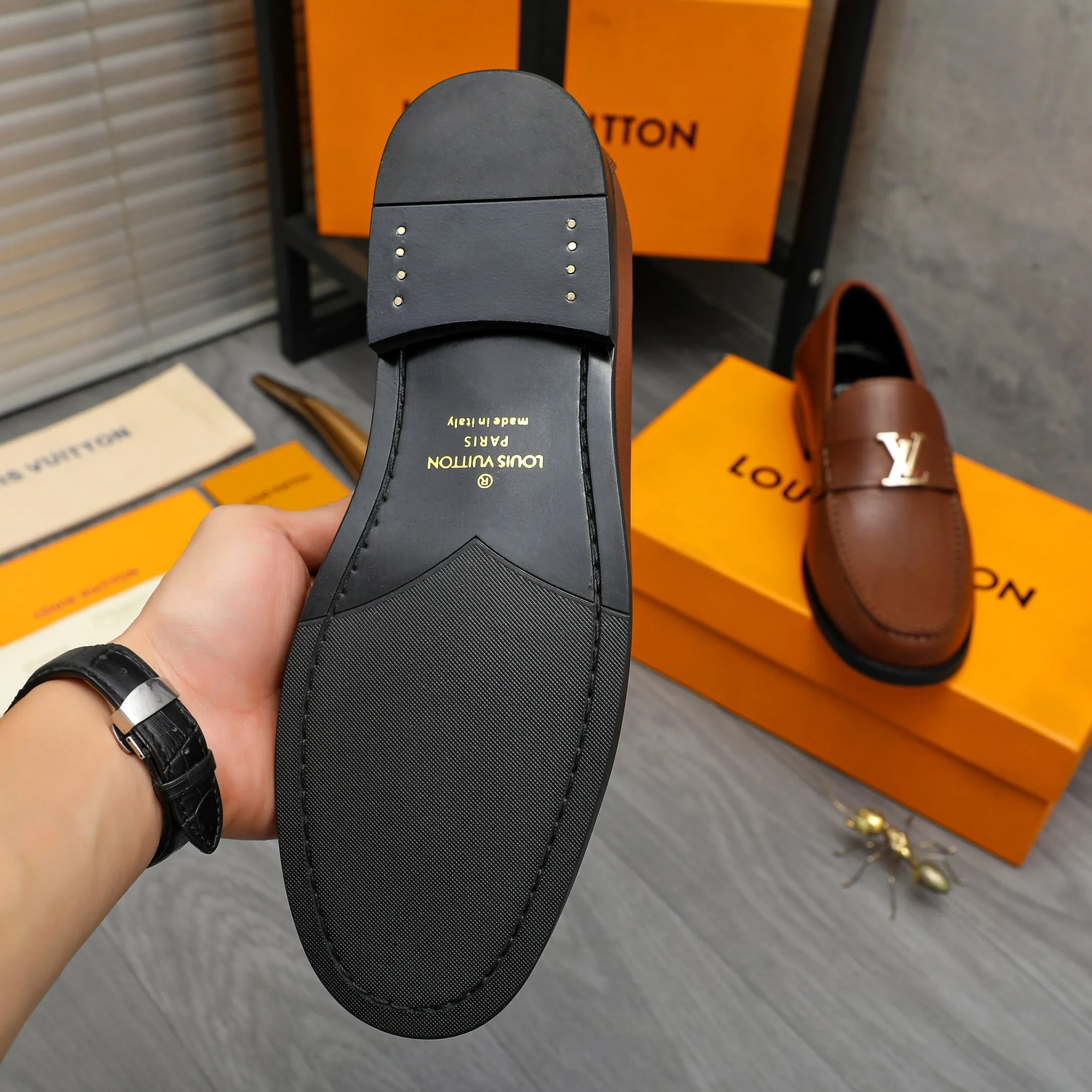 Men's shoes 💰p460 Product trademark: LV (Louis Vuitton) business slip-on leather shoes Regular size: 38-45 (45 is custom-made and non-returnable) Product materials: Selected high-quality cowhide upper, cowhide lining, original rubber outsole
